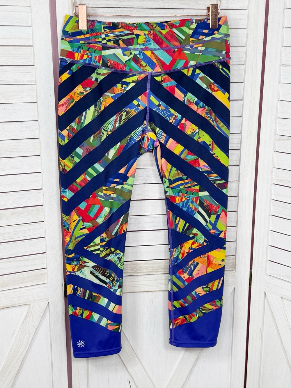 Athleta Kaleidoscope Sonar Capri Leggings Geometric Print Blue Multi Small